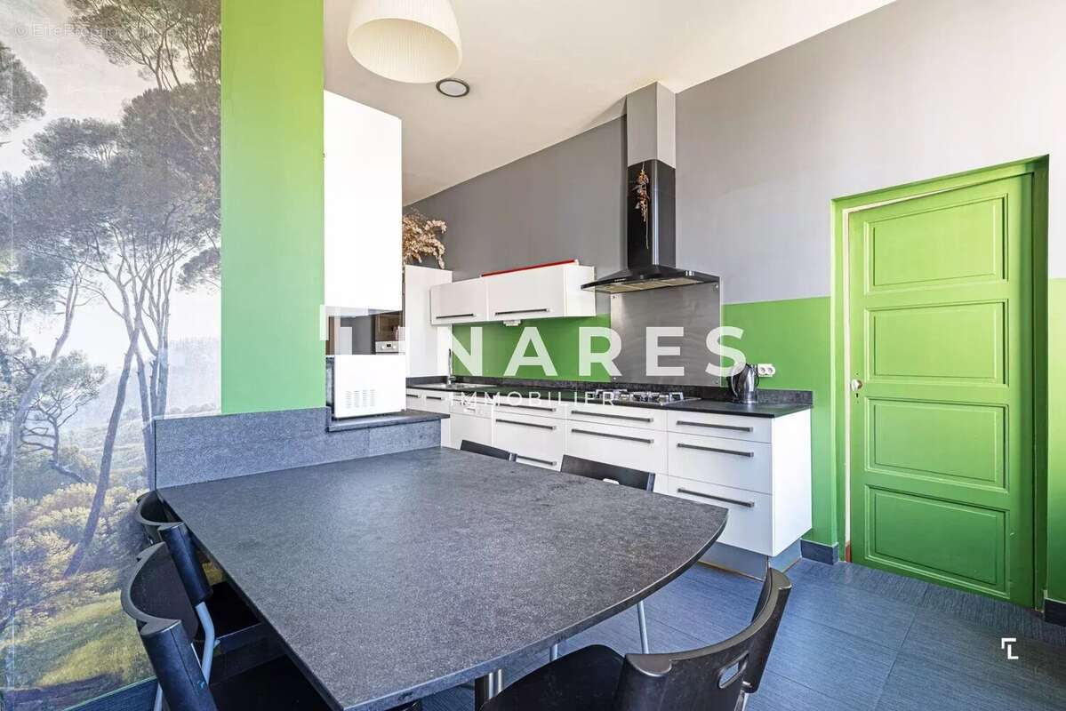 FAMILY AFFAIR - Appartement T5 de 164m2 + Mezzanine - Box - 13008 Périer - photo 17