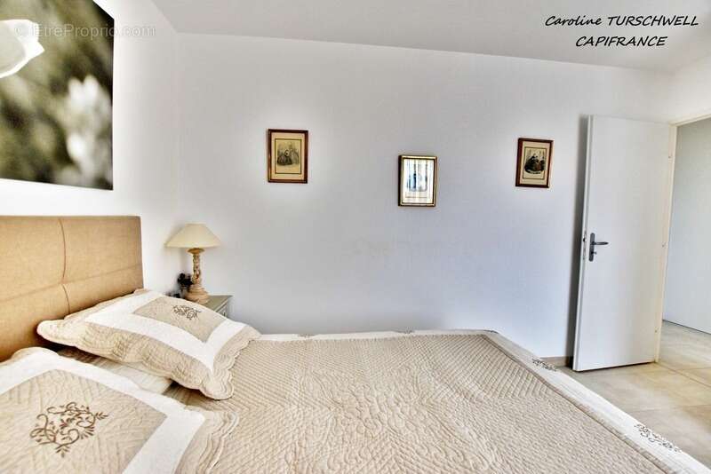 Appartement à SOLLIES-PONT