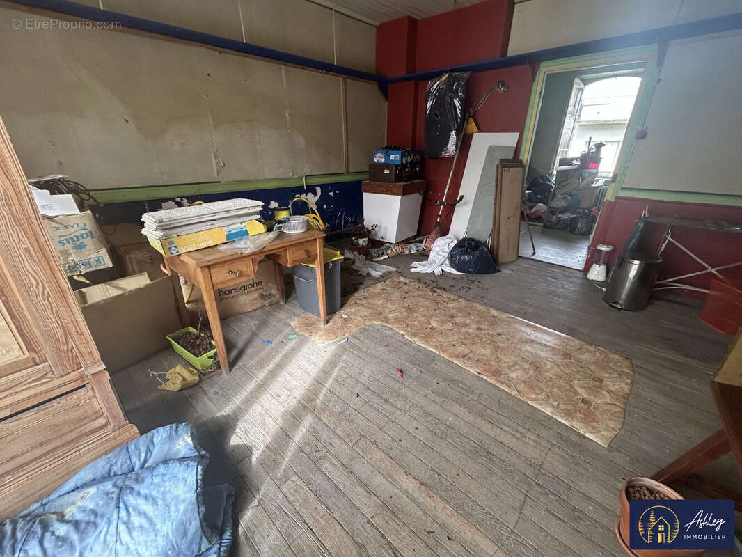 Maison à CHAMPS-SUR-TARENTAINE-MARCHAL