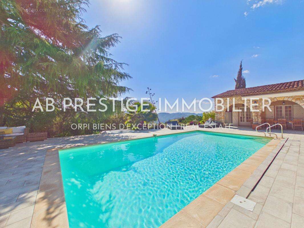 Propriété de charme - calme absolu - domaine rénové - piscine d'exception - idéal grande famille ou projets de chambres d'hôtes  - photo 6