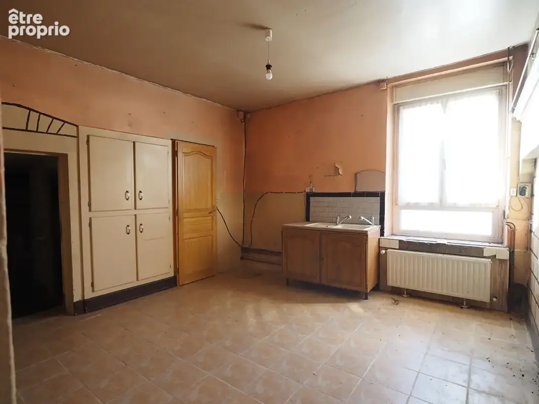 Maison de village - nombreuses dépendances - photo 10