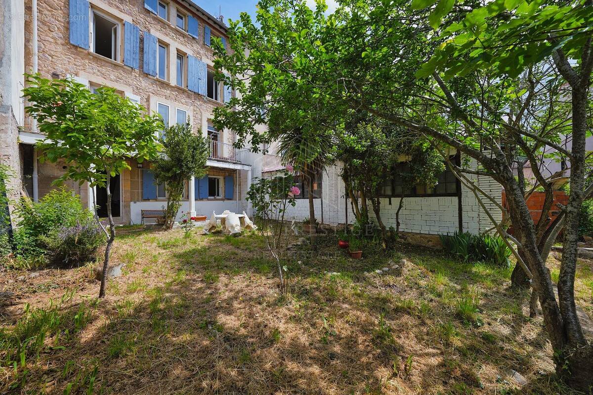 Appartement à SAINT-LAURENT-DE-CERDANS