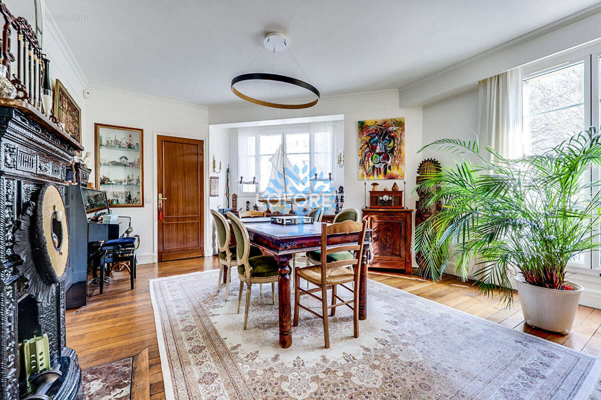 Appartement à PARIS-11E