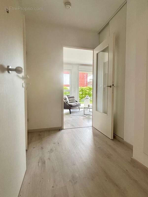 Appartement 2 pièces 41m2  terrasse et place de stationnement PMR BAISIEUX (59) - photo 4