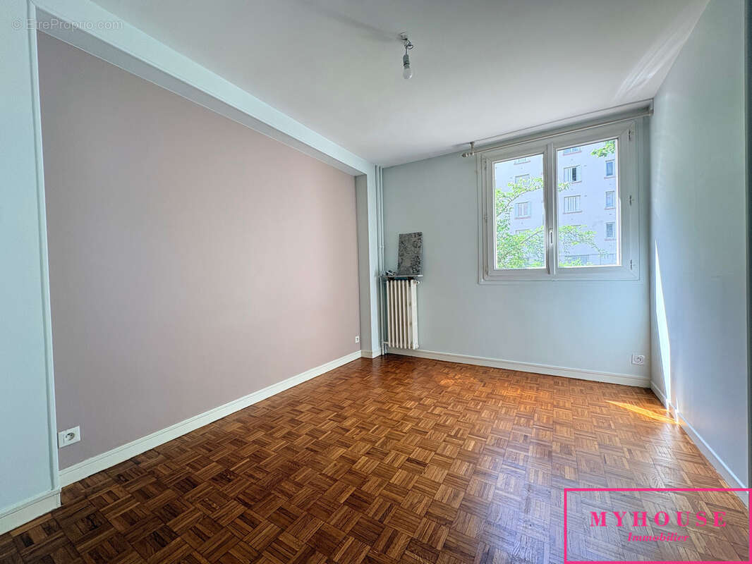Appartement à BAGNEUX