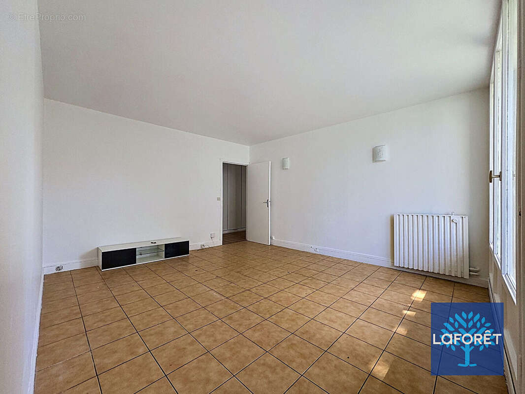 Appartement à CHILLY-MAZARIN