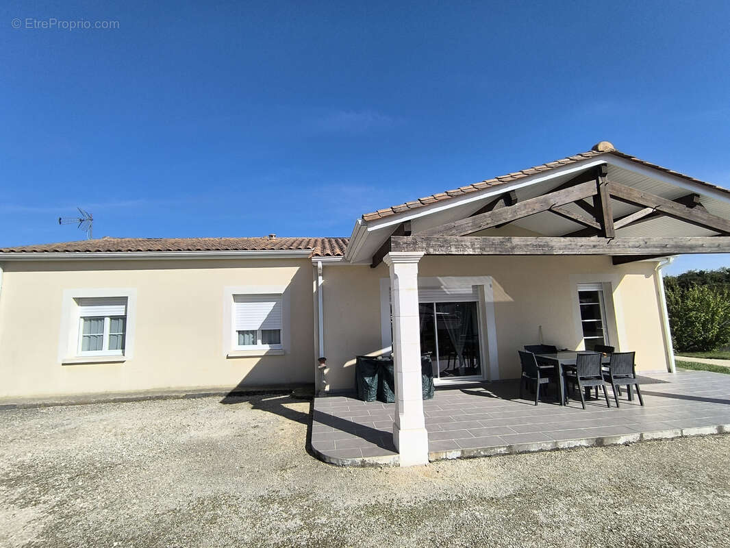 Maison à LA COURONNE