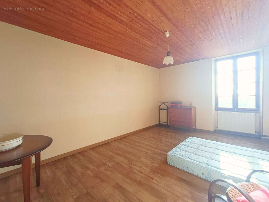 Maison 5 pièces 197 m²  Foussignac - photo 9