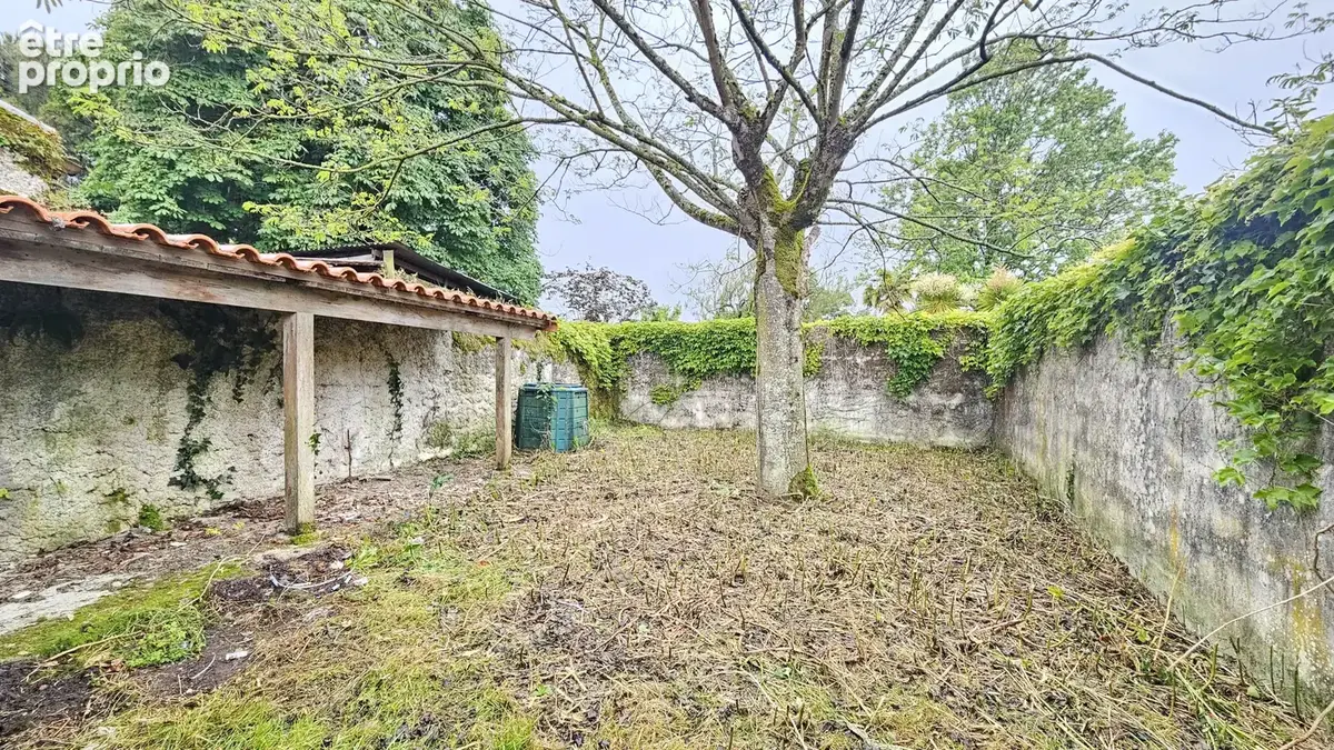 Maison à LES LANDES-GENUSSON