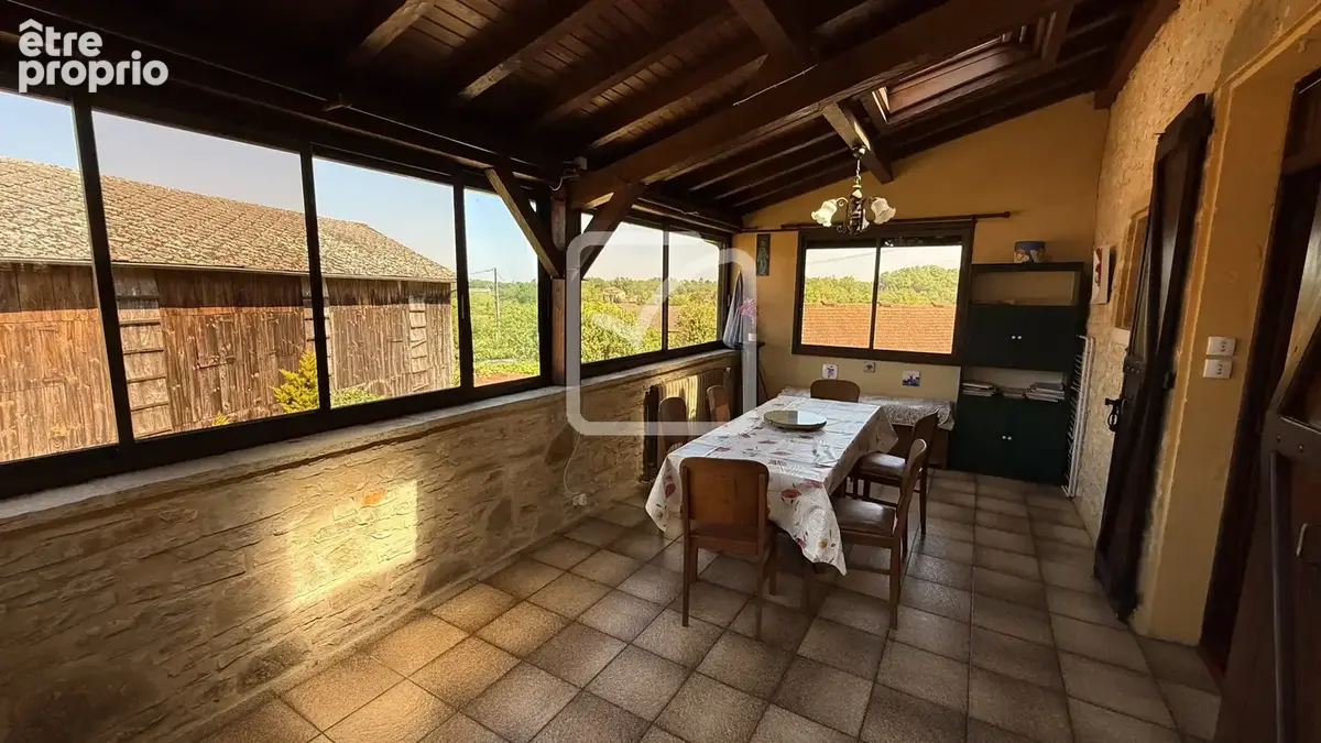 Grande maison familiale en pierre   Volumes, confort et potentiel à Gourdon - photo 14