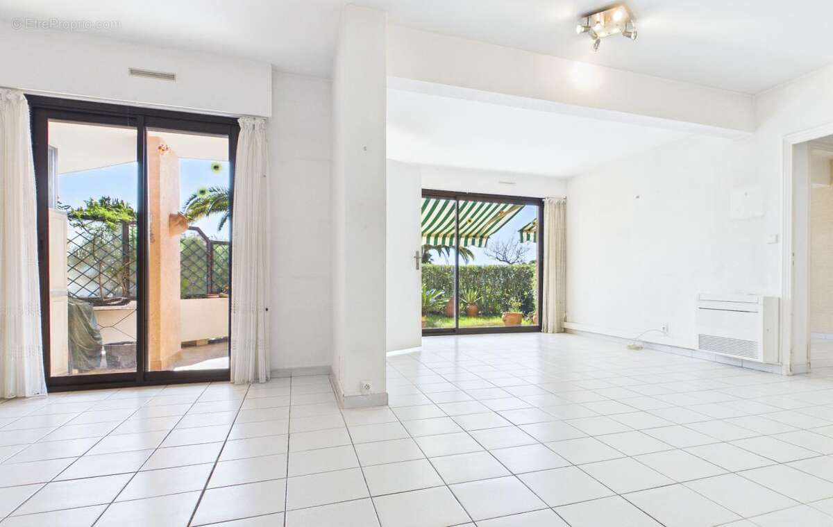 Appartement à CARQUEIRANNE