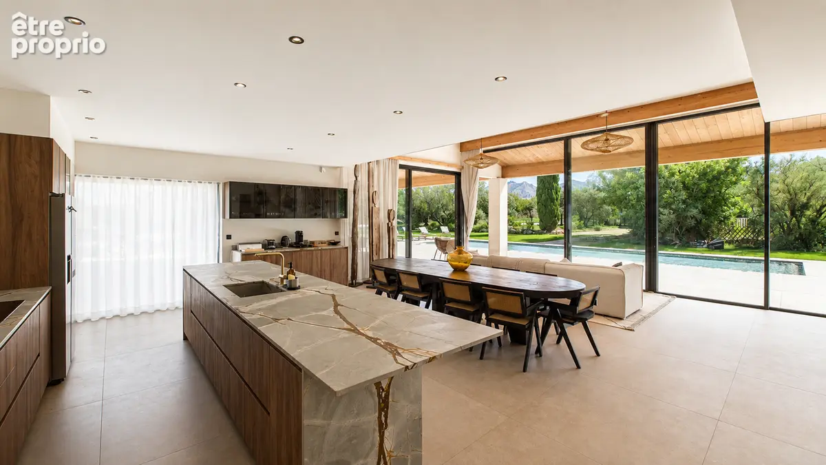 Eygalières , domaine privé avec deux villas, deux piscines, padel et vue sur les Alpilles - photo 16