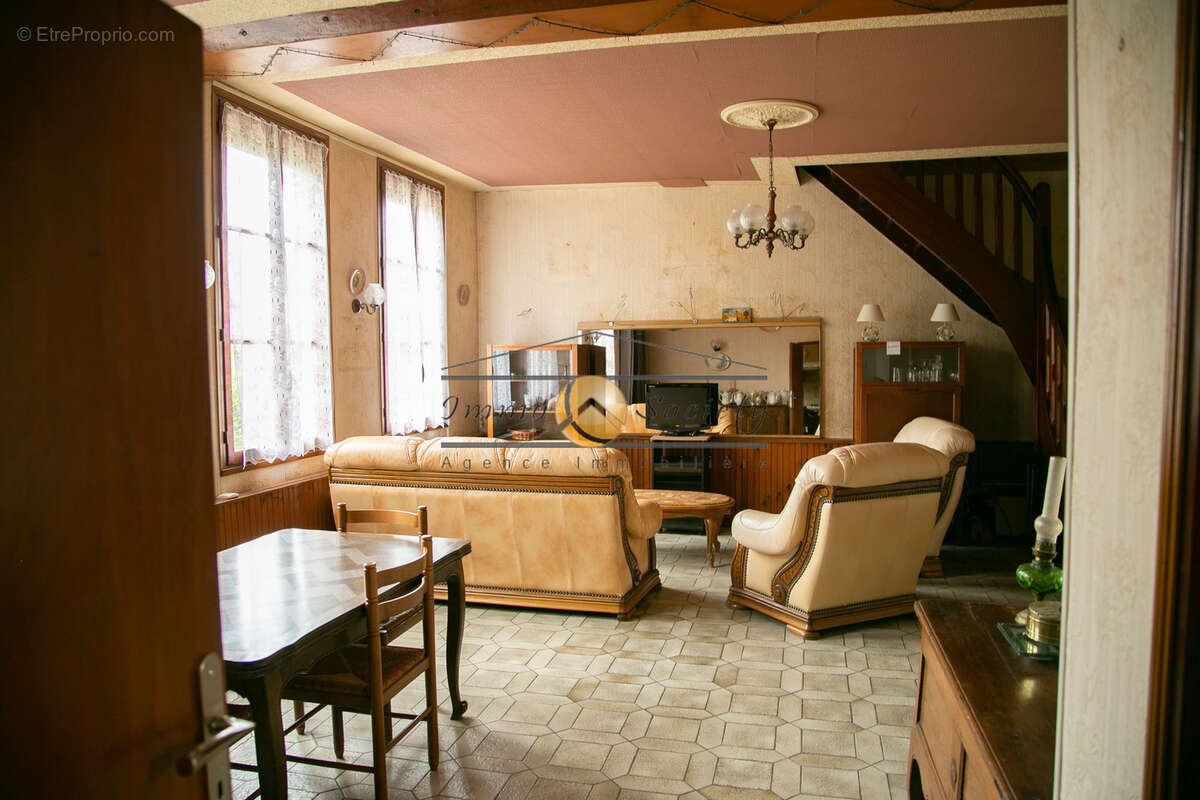 Maison à LA HAYE-MALHERBE