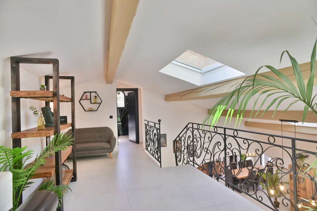 Maison à ROQUEFORT-LES-PINS