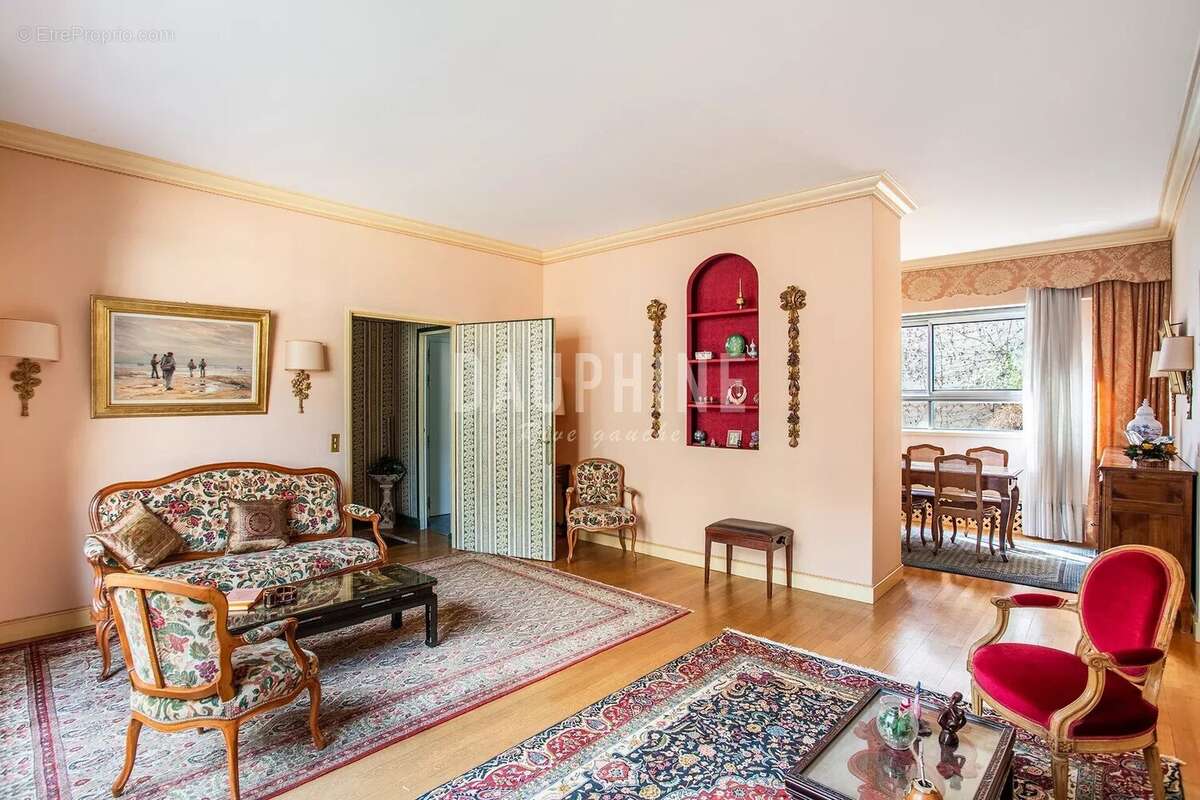 Appartement à PARIS-7E