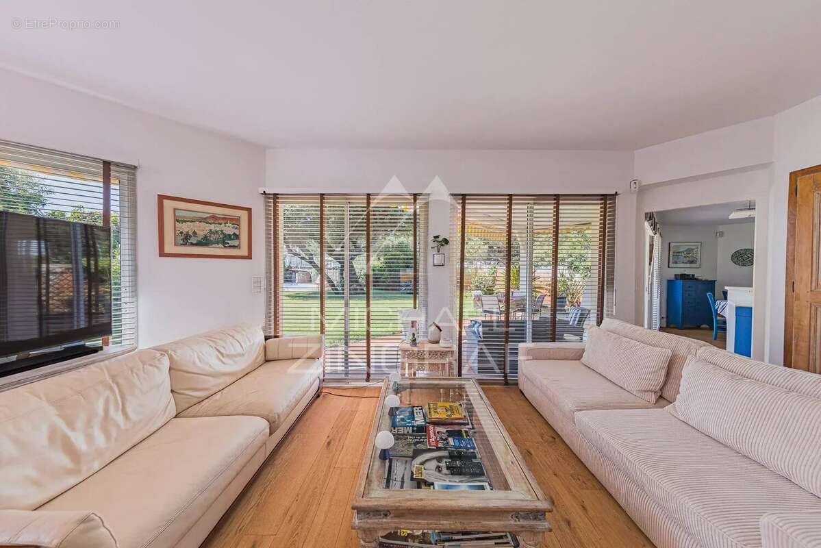 Élégante villa à quelques pas de la plage - photo 11