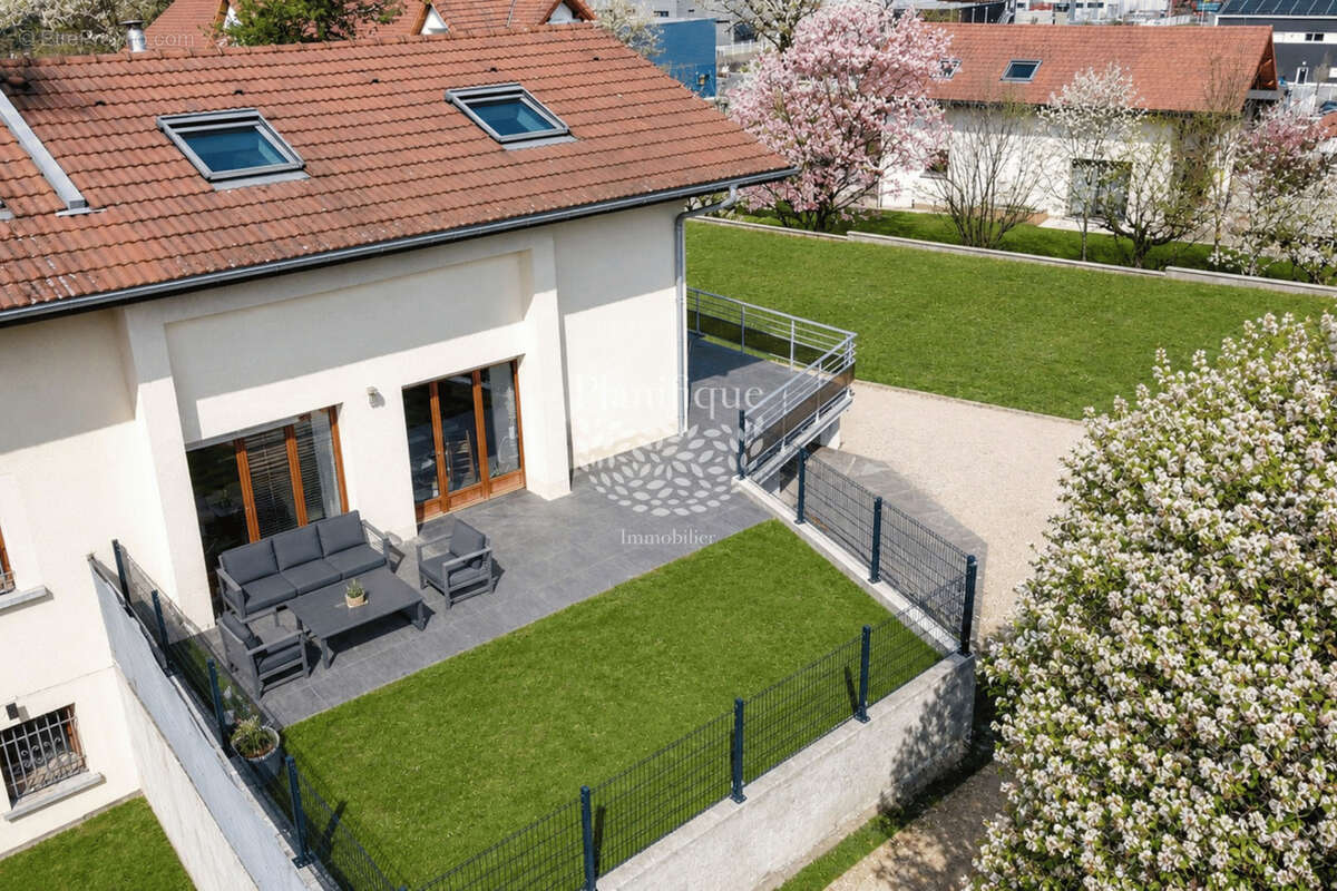 Appartement à REIGNIER