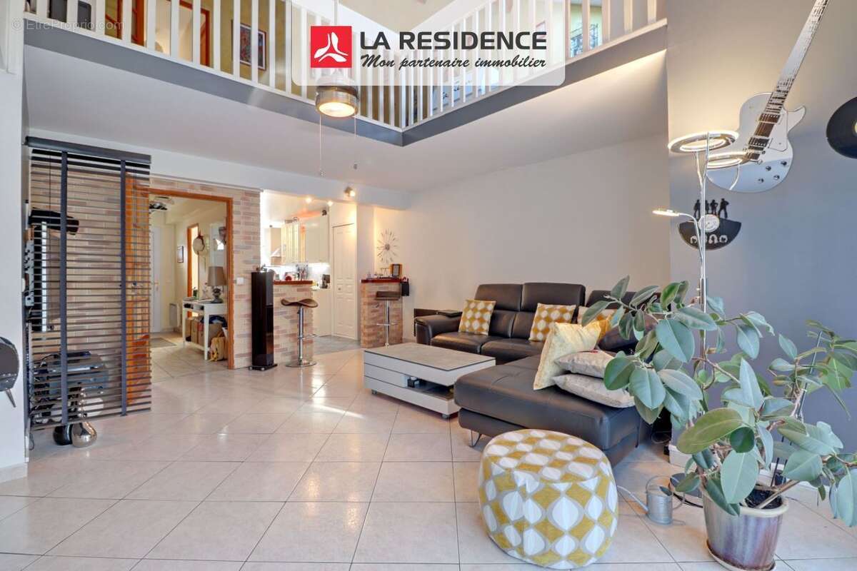 Maison à JOUY-LE-MOUTIER