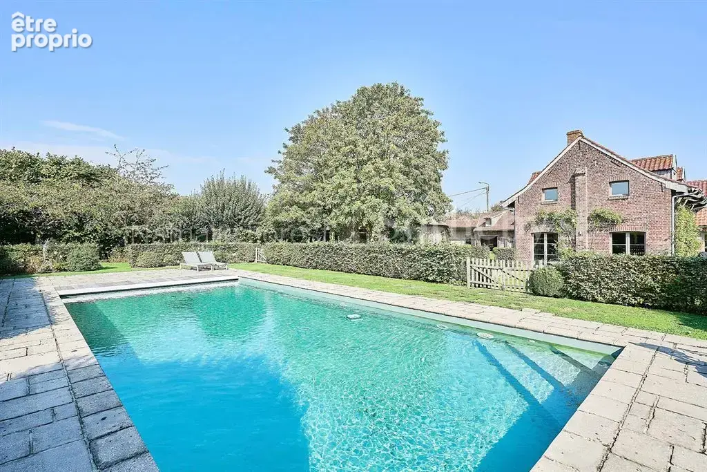 RONCQ magnifique corps de ferme avec piscine hanger et dépendance aménagée. - photo 14