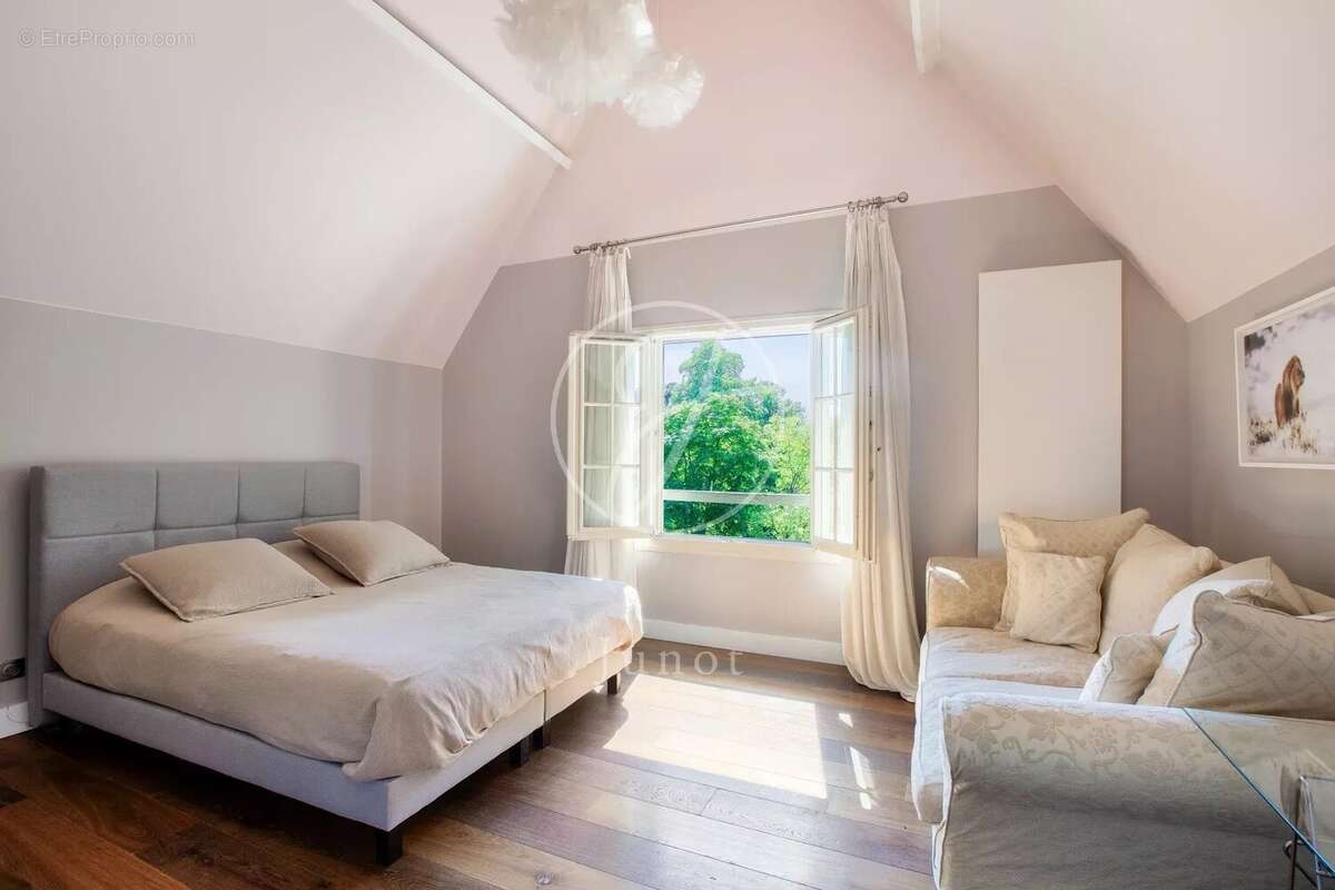 Maison à LE VESINET