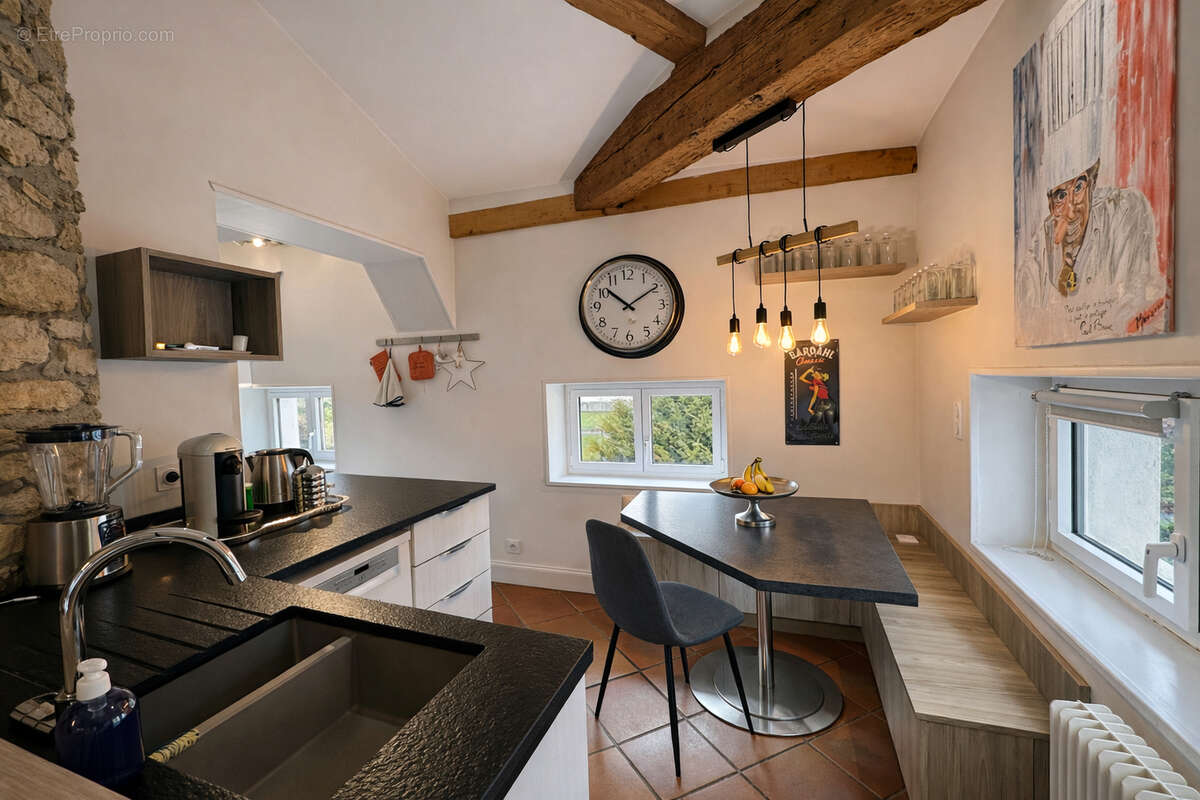 Appartement à COLLONGES-AU-MONT-D'OR