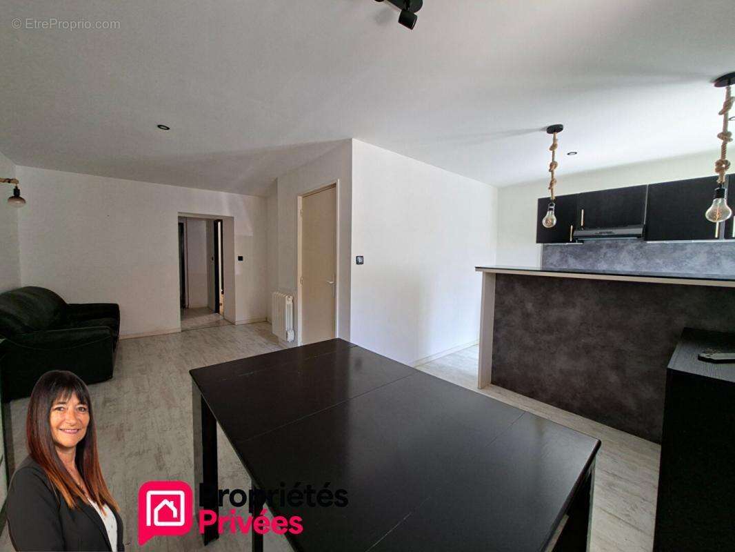 Appartement à LE COTEAU