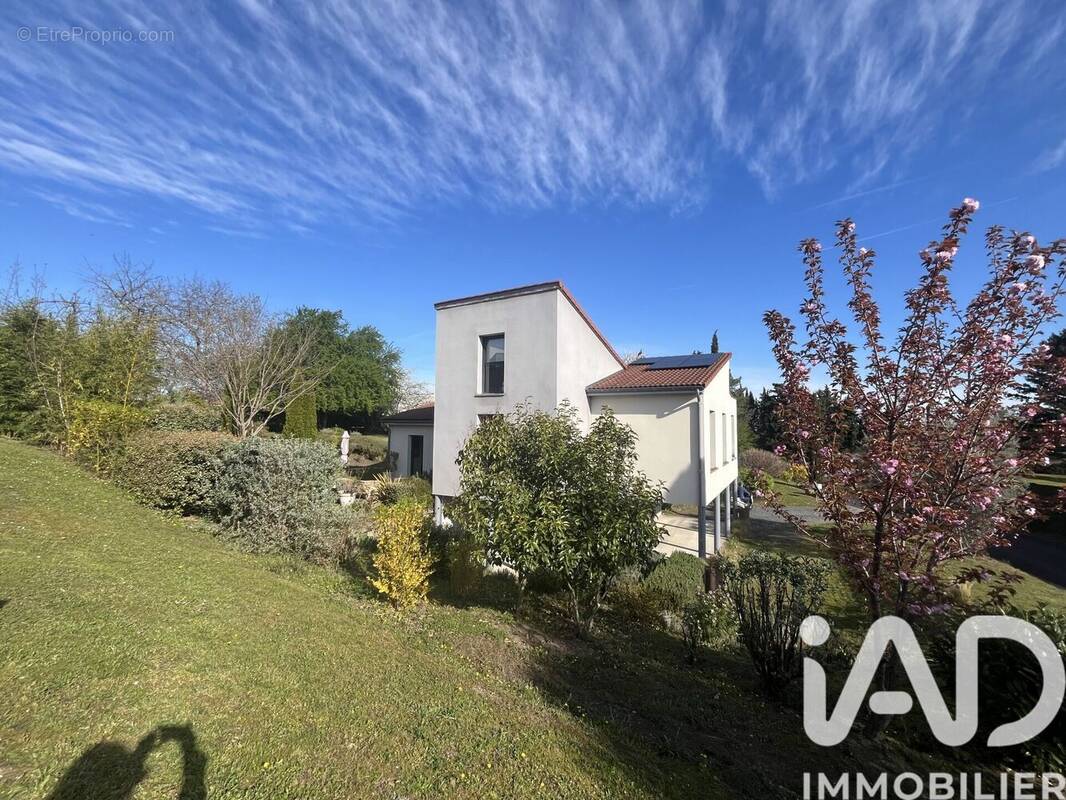 Photo 1 - Maison à PONT-DU-CHATEAU