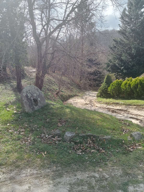 Maison à SAINT-LAURENT-DE-CERDANS