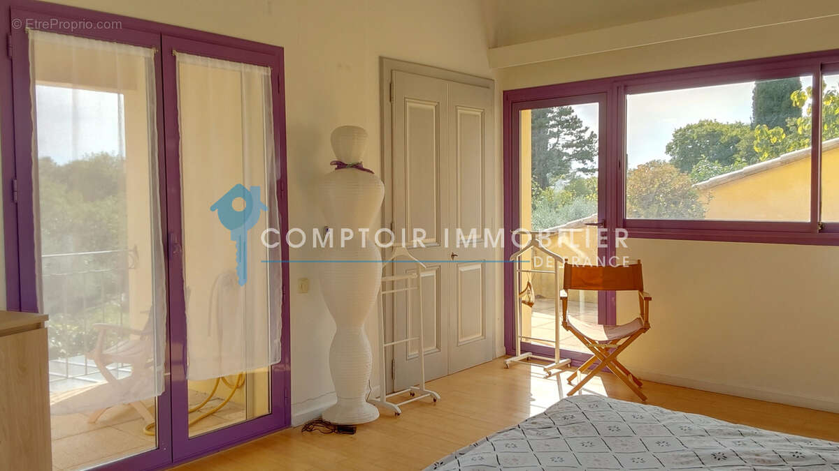 Nimes collines - superbe propriete dans un cadre de verdure - photo 17