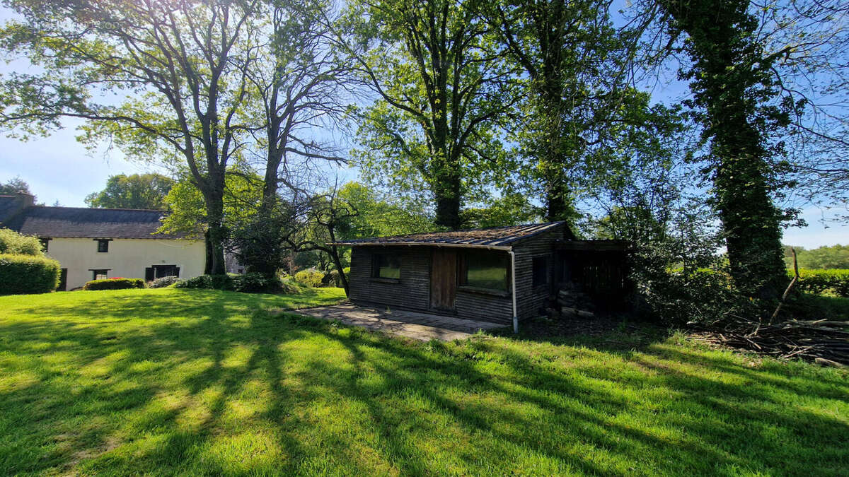MORBIHAN Charmante maison de campagne de 4 chambres, 2 salles de bains, grand jardin, terrasse, parking - photo 18