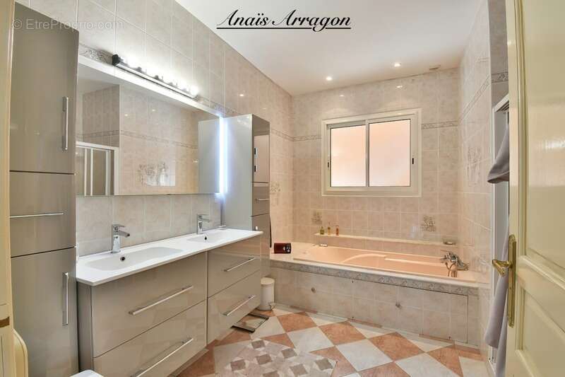 Maison à SAINTE-LIVRADE-SUR-LOT