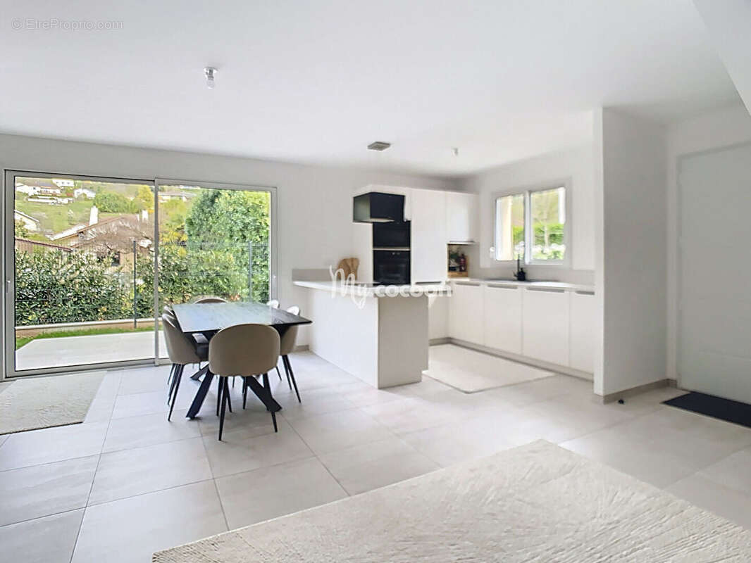 Maison à AMBERIEU-EN-BUGEY