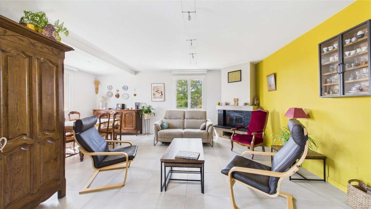 Maison à LUC-LA-PRIMAUBE