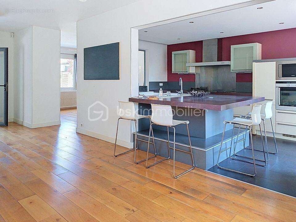 Villa familiale de 195 m² – piscine – double garage - photo 8