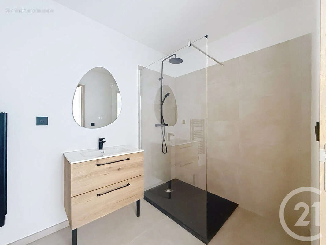 Appartement 62 m² à Santa-Lucia-Di-Moriani  - photo 24