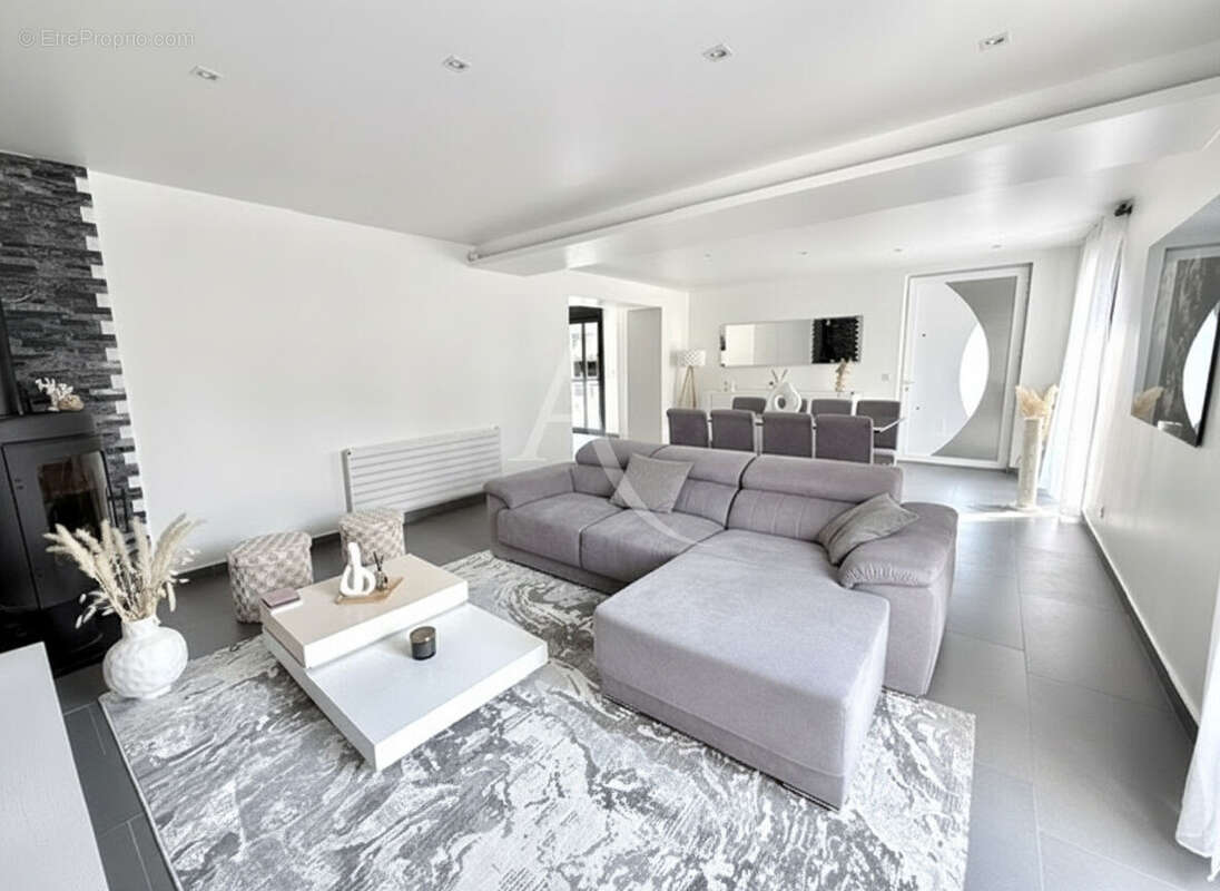 Maison Villeneuve Saint Denis 6 pièces 179 m2 - photo 5