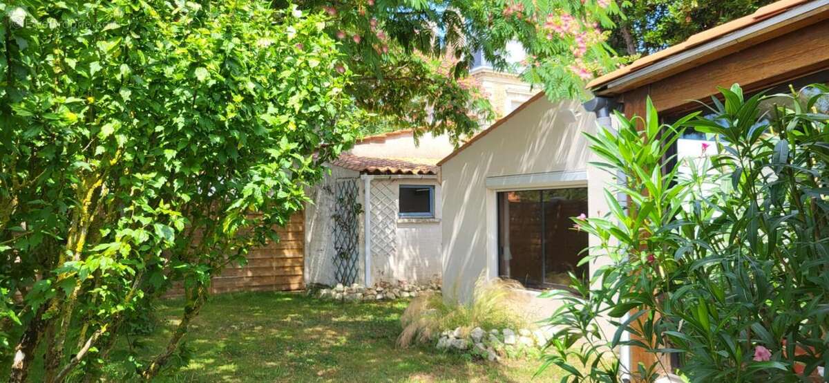 Maison à L&#039;HOUMEAU