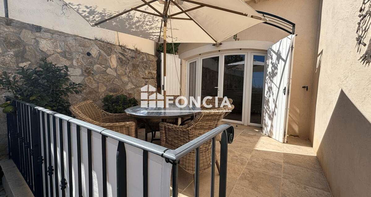 Maison à BORMES-LES-MIMOSAS