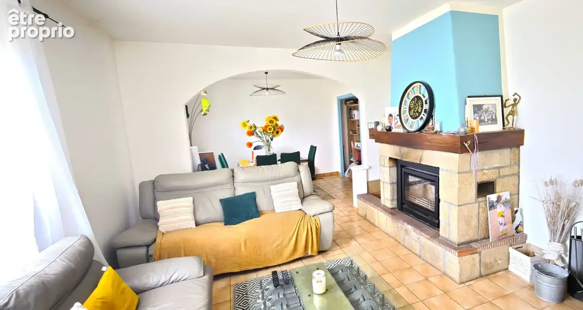 Maison de plain-pied sur terrasse & véranda de 45 m² - Vue dégagée sur terrain clos de 3 800 m² - photo 7