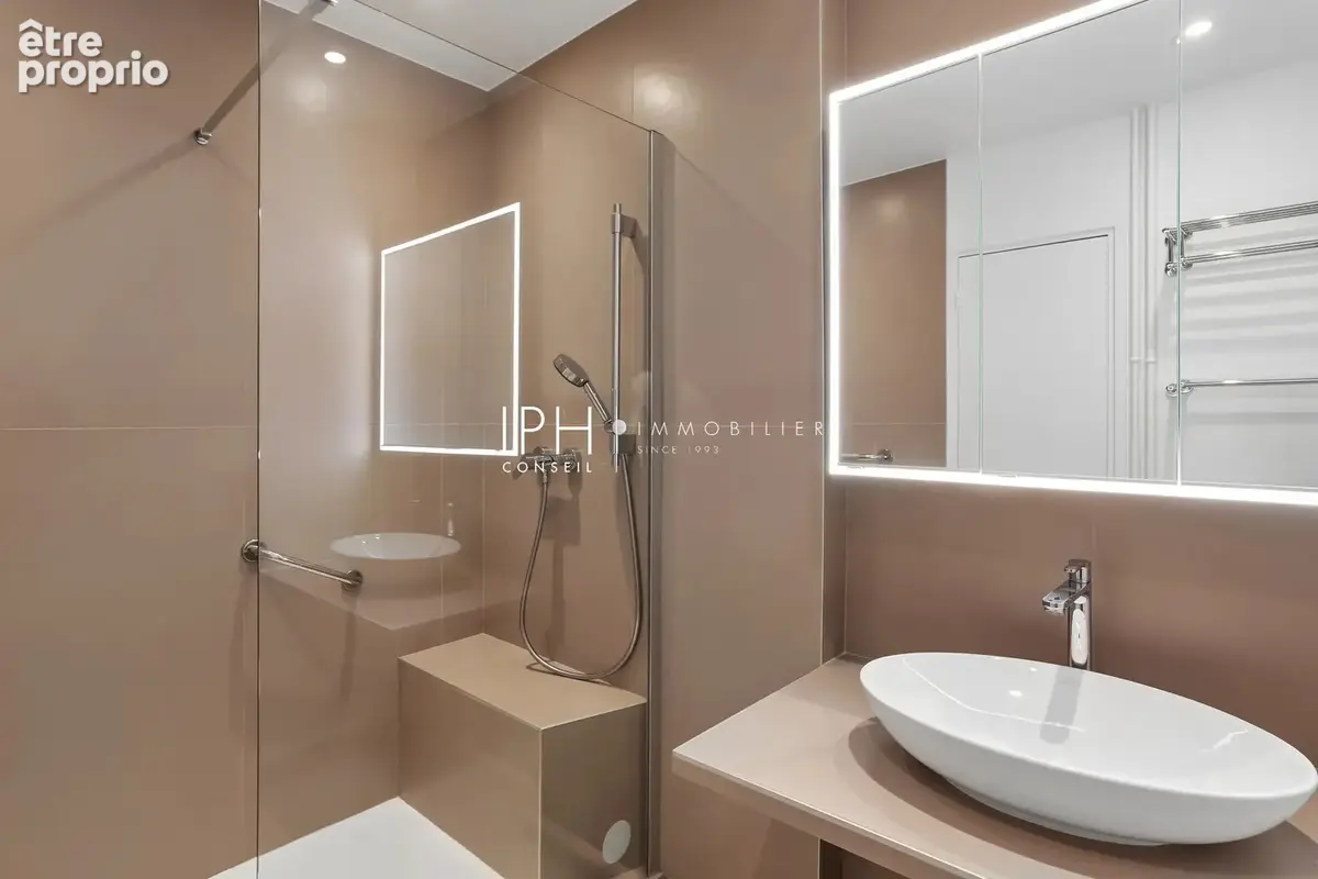 Paris 16ème / Muette : appartement lumineux en étage élevé - photo 11