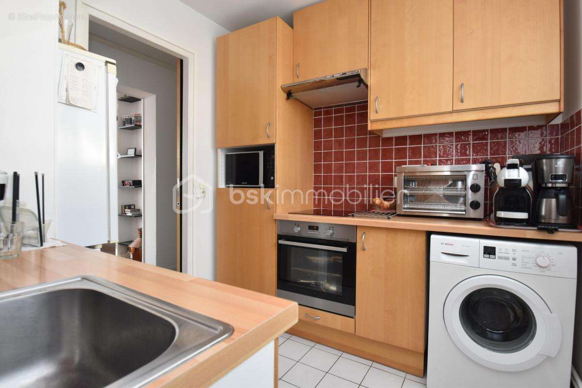 Appartement à LES CLAYES-SOUS-BOIS
