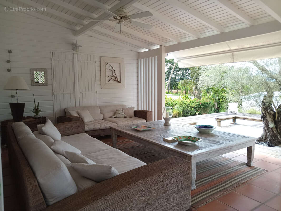 Maison à PETIT-BOURG