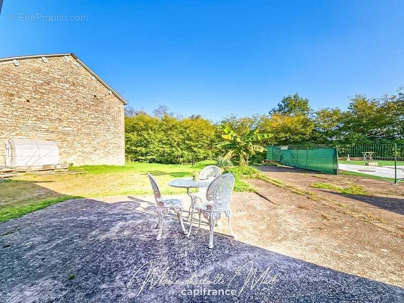 Maison à PONT-DE-VAUX