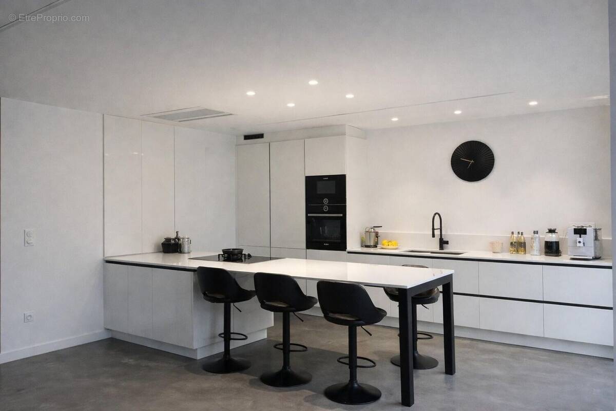 Photo 1 - Commerce à ROUBAIX