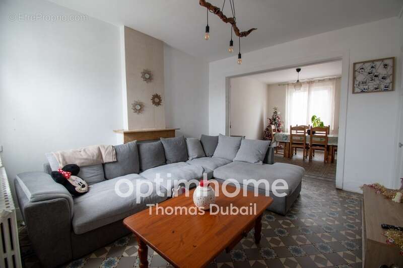 Maison à AULNOYE-AYMERIES