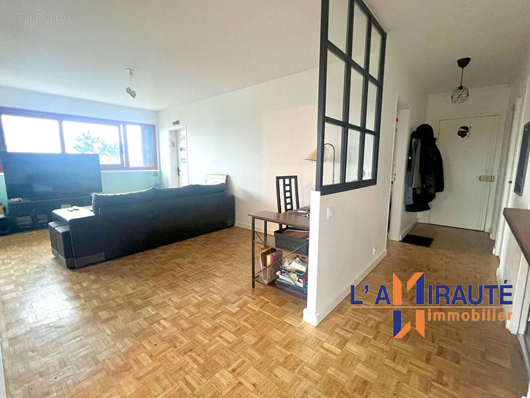 Appartement à HOUILLES