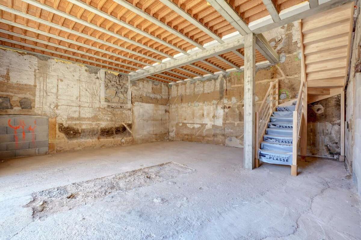 Appartement à LENTILLY