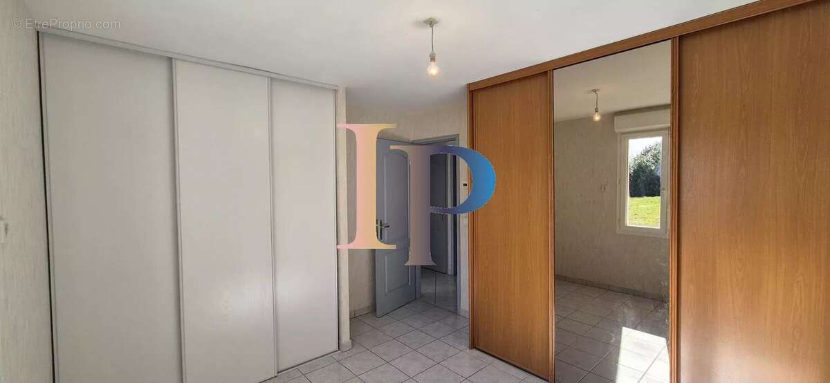 Maison à LA CLAYETTE