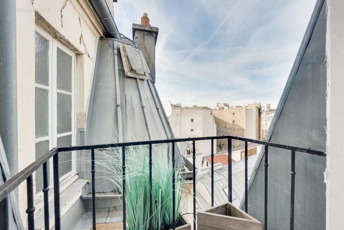 Appartement à PARIS-16E