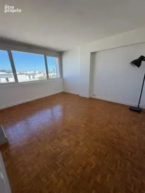 Dernier etage vue degagee. - photo 5